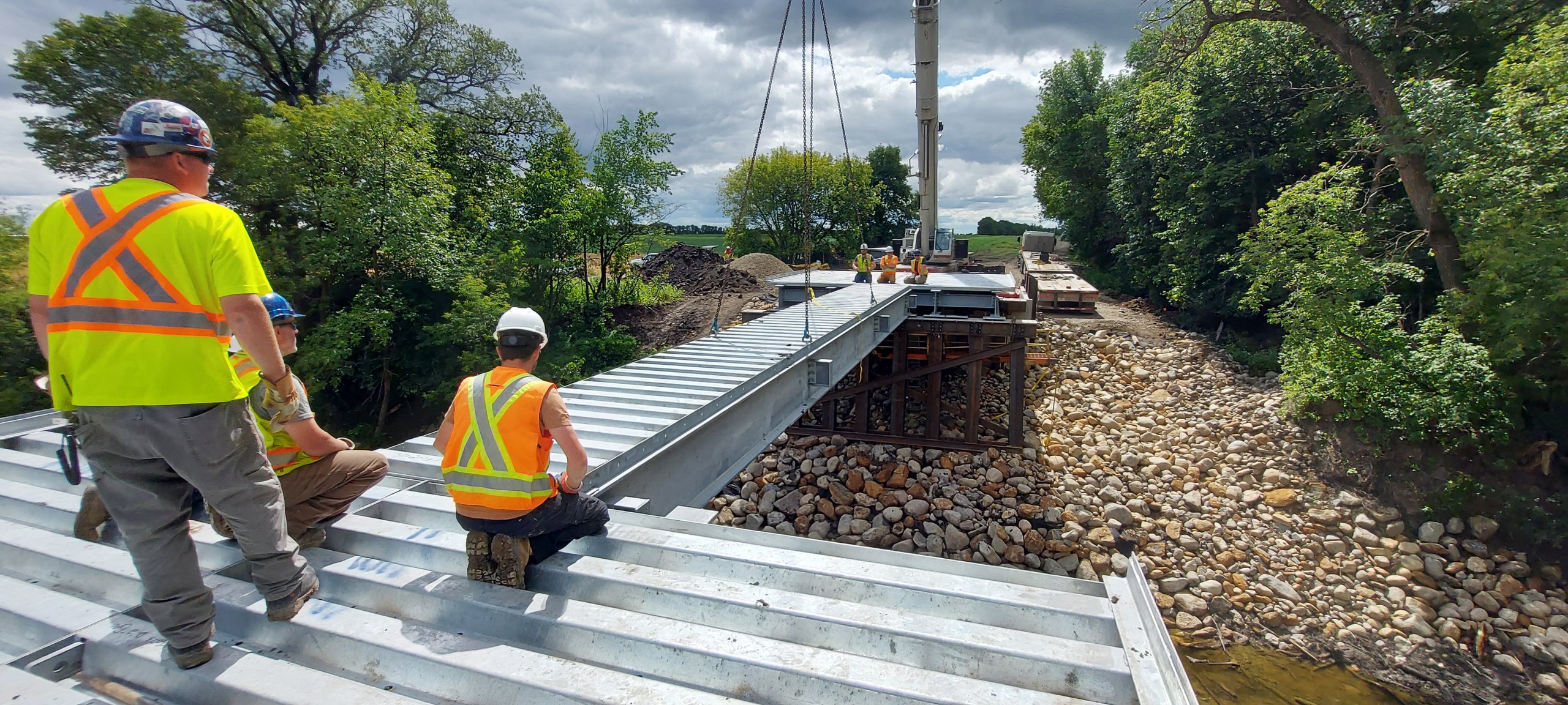 Armtec: Dufferin Abbott Triple-Span Bridge-in-a-Box®. Project Image 1
